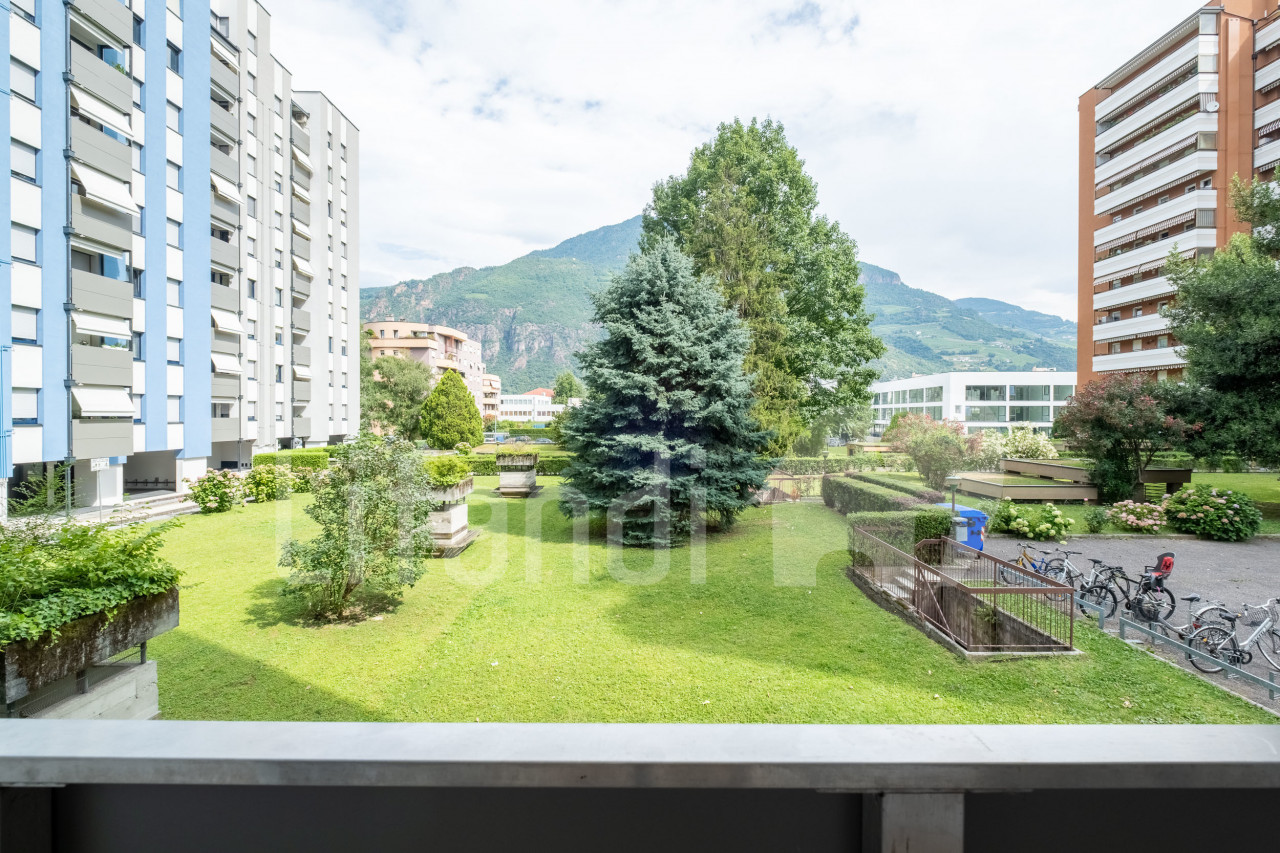 014__ffh24247-hdr__1