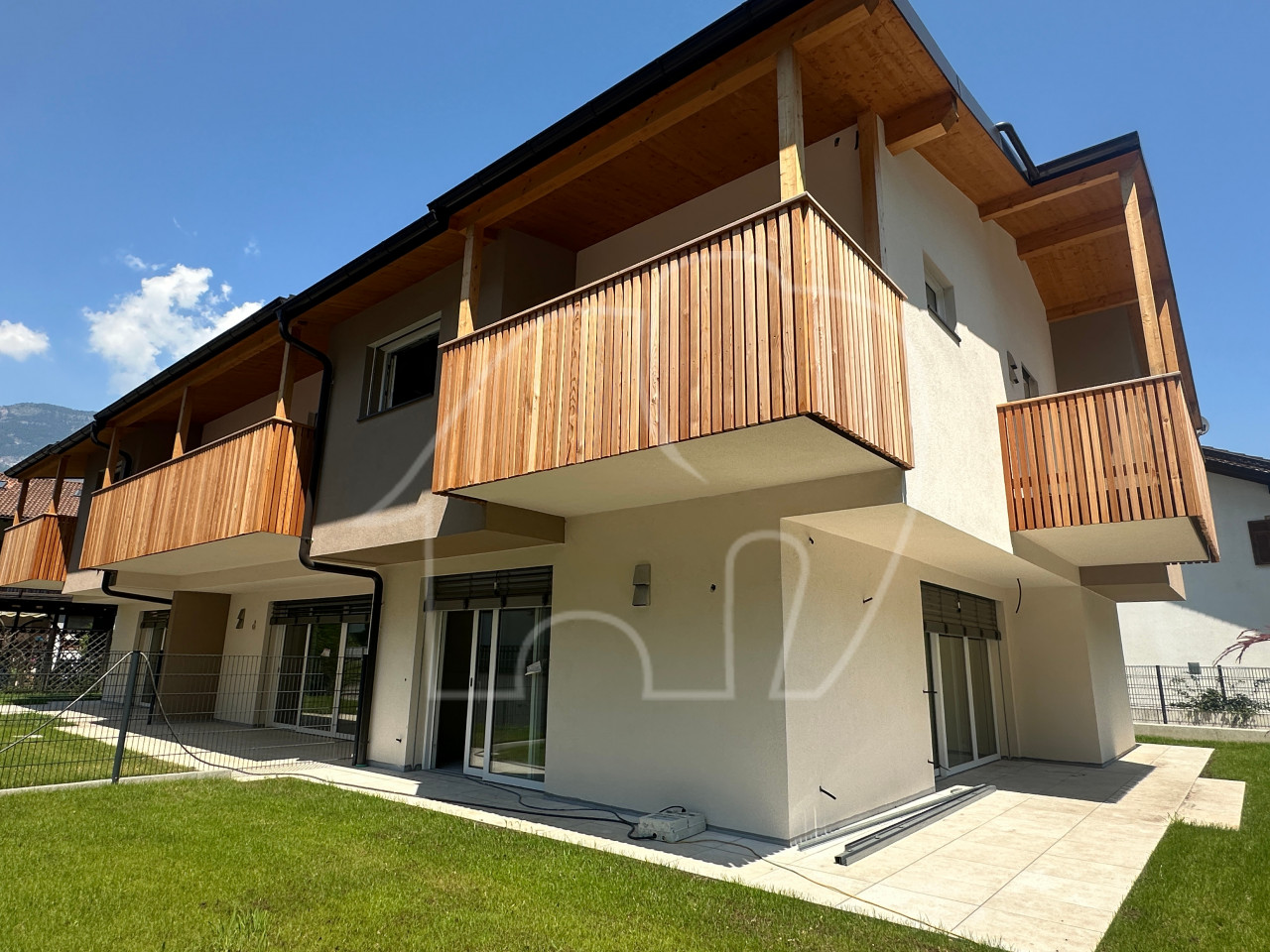 001__j1 Neubau: Luxuriöses Eckreihenhaus