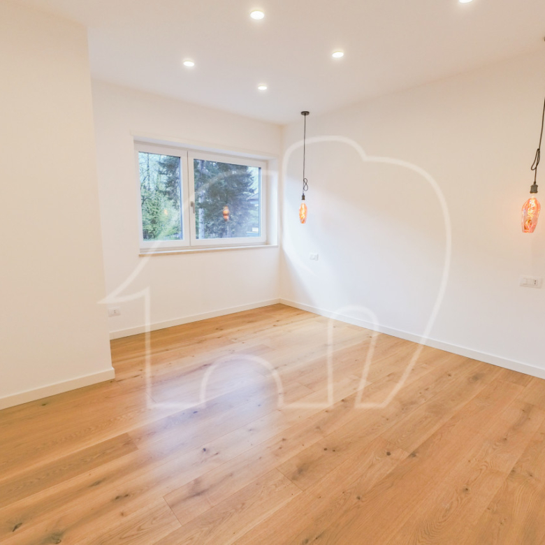 Licht und Exklusivität: Vierzimmerwohnung im Herzen des Musikviertels