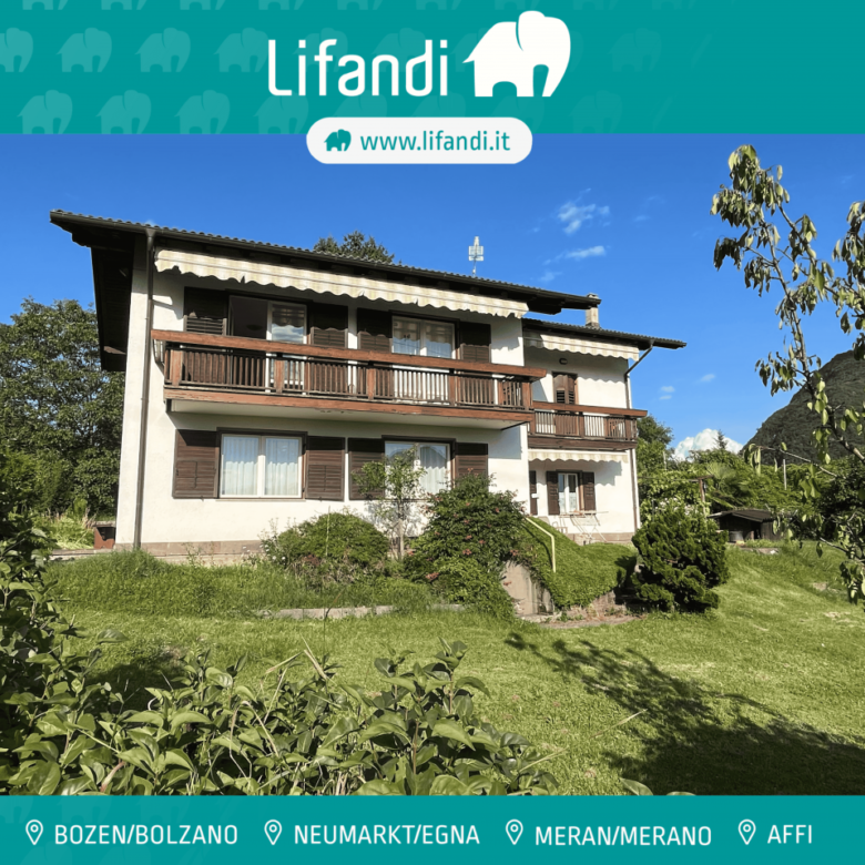 Alleinstehendes Haus mit Grundstück