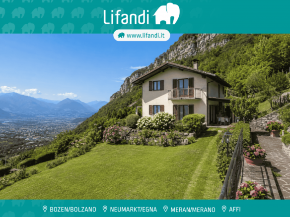 Maso mit Grundstück und Wald