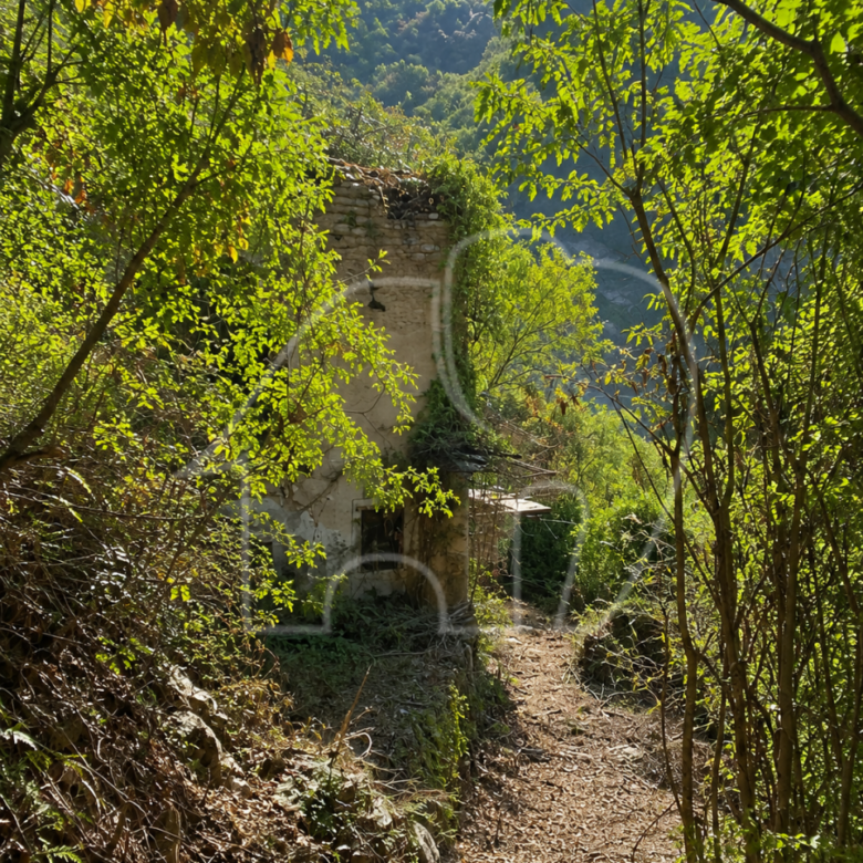 Cognola, Tavernaro: Cubatura con terreno agricolo
