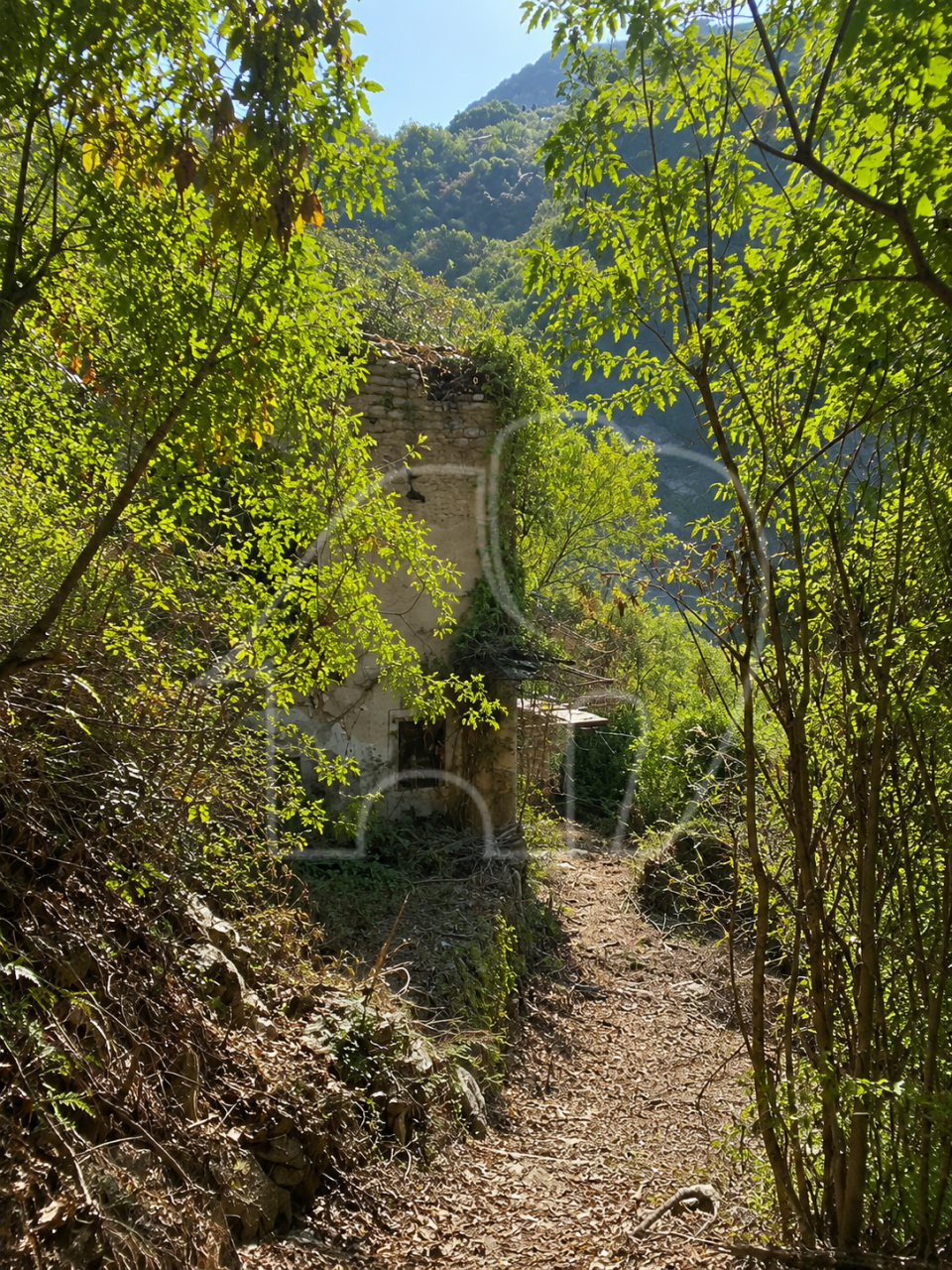Cognola, Tavernaro: Cubatura con terreno agricolo
