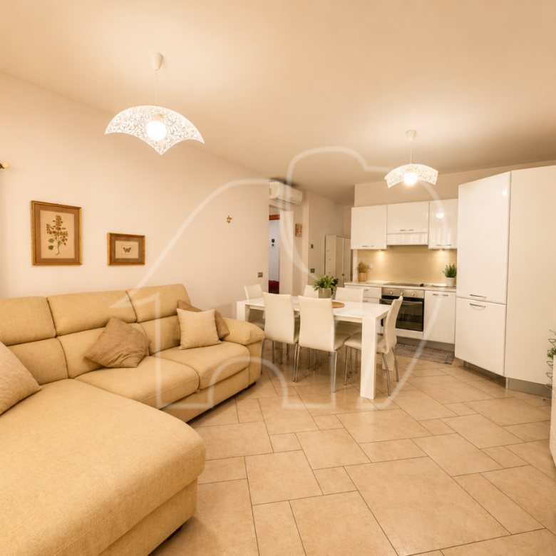 Helle 3-Zimmerwohnung mit großer Terrasse, Garage und Keller