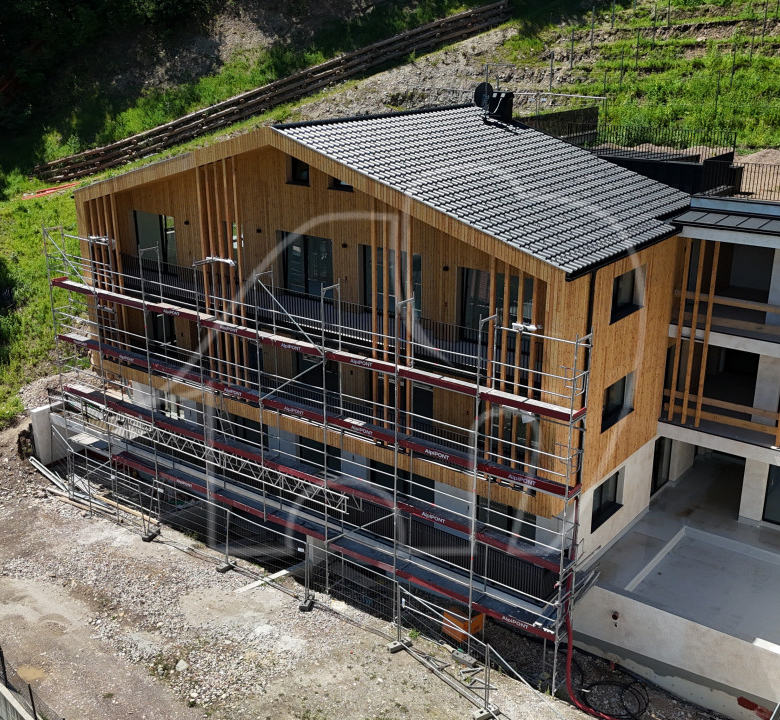 Neubauprojekt: Attika mit Garten und Terrasse