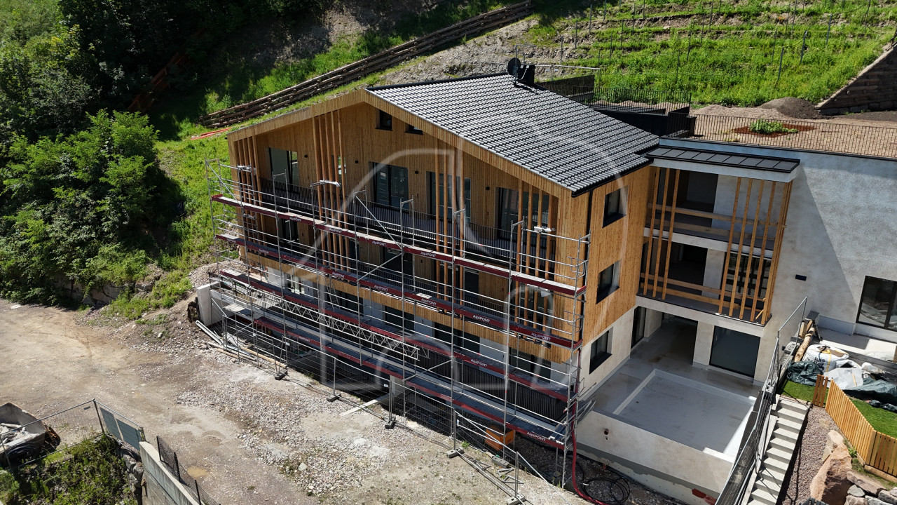 002__i4 Neubauprojekt: Attika mit Garten und Terrasse