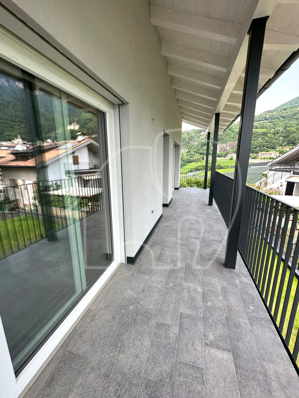 002__j1 Montan: Attikawohnung auf 2 Stöcken mit Panoramablick