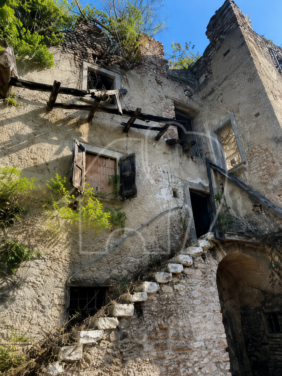 Cognola, Tavernaro: Cubatura con terreno agricolo