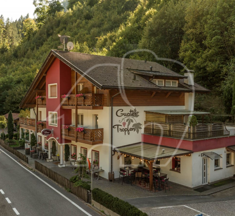 Gasthaus mit 7 Gastzimmer und Privatwohnung
