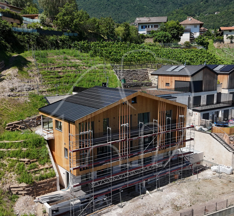 Neubauprojekt: Attika mit Garten und Terrasse