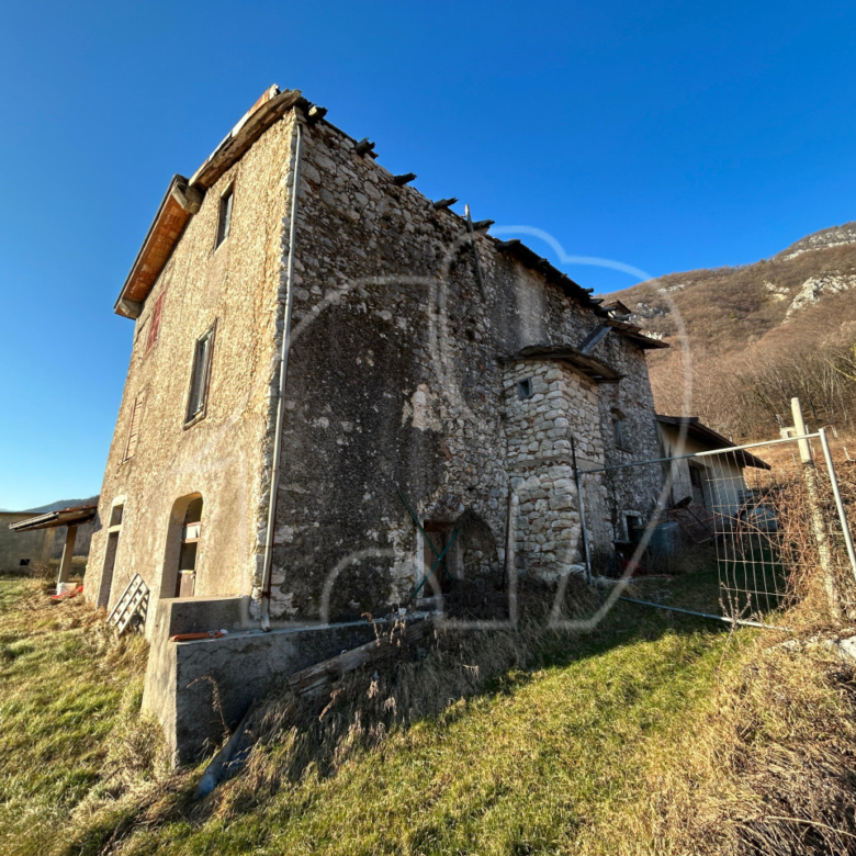 Villa d’epoca con Vigneto e Bosco