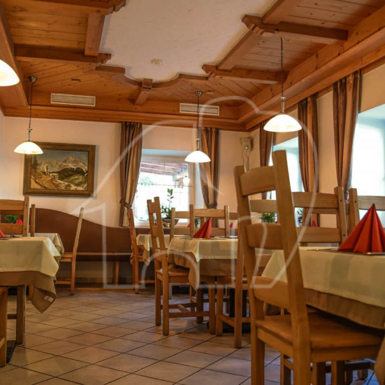 Gasthaus mit 7 Gastzimmer und Privatwohnung