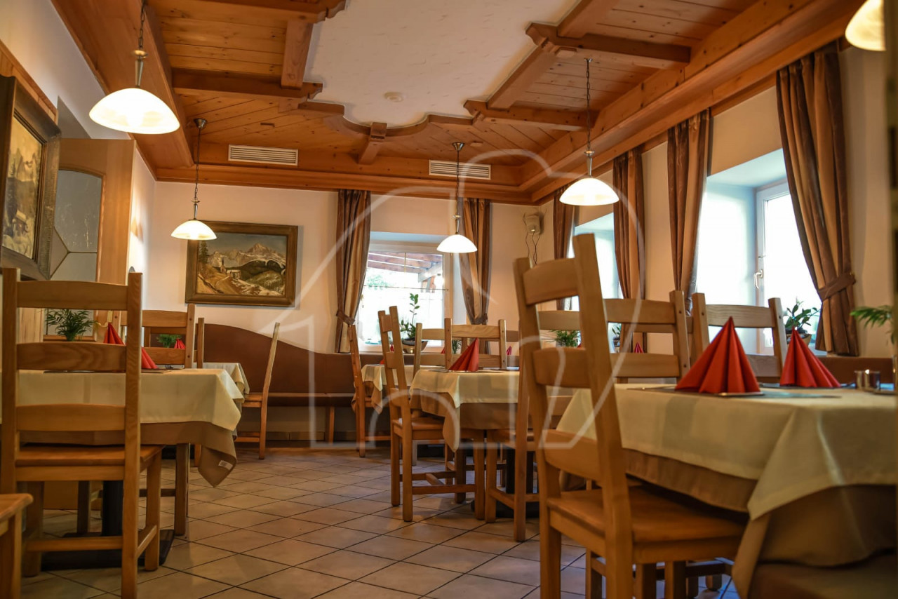 004__z12 Gasthaus mit 7 Gastzimmer und Privatwohnung