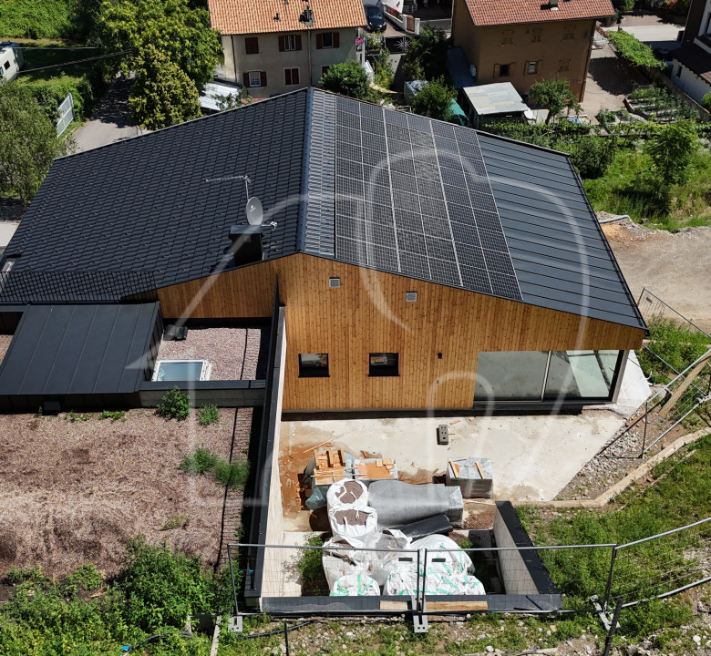 Neubauprojekt: Attika mit Garten und Terrasse