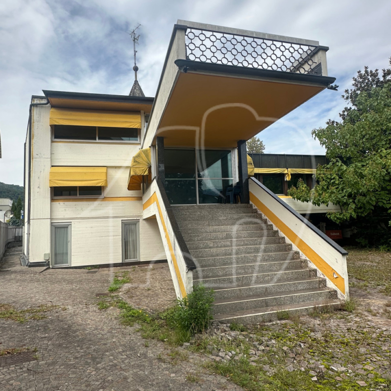 Pergine, S. Cristoforo: Villa da ristrutturare