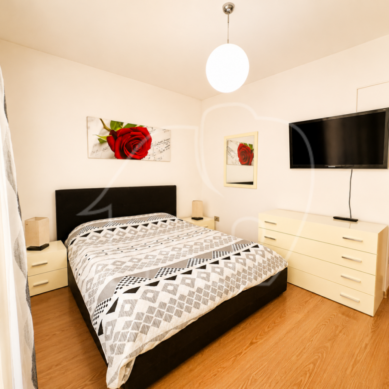 Helle 3-Zimmerwohnung mit großer Terrasse, Garage und Keller