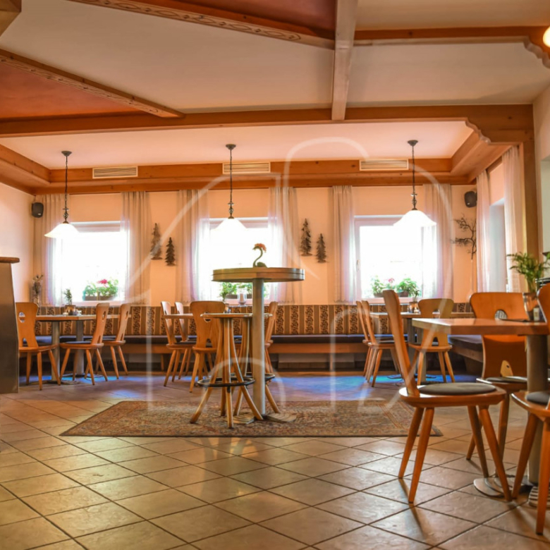 Gasthaus mit 7 Gastzimmer und Privatwohnung