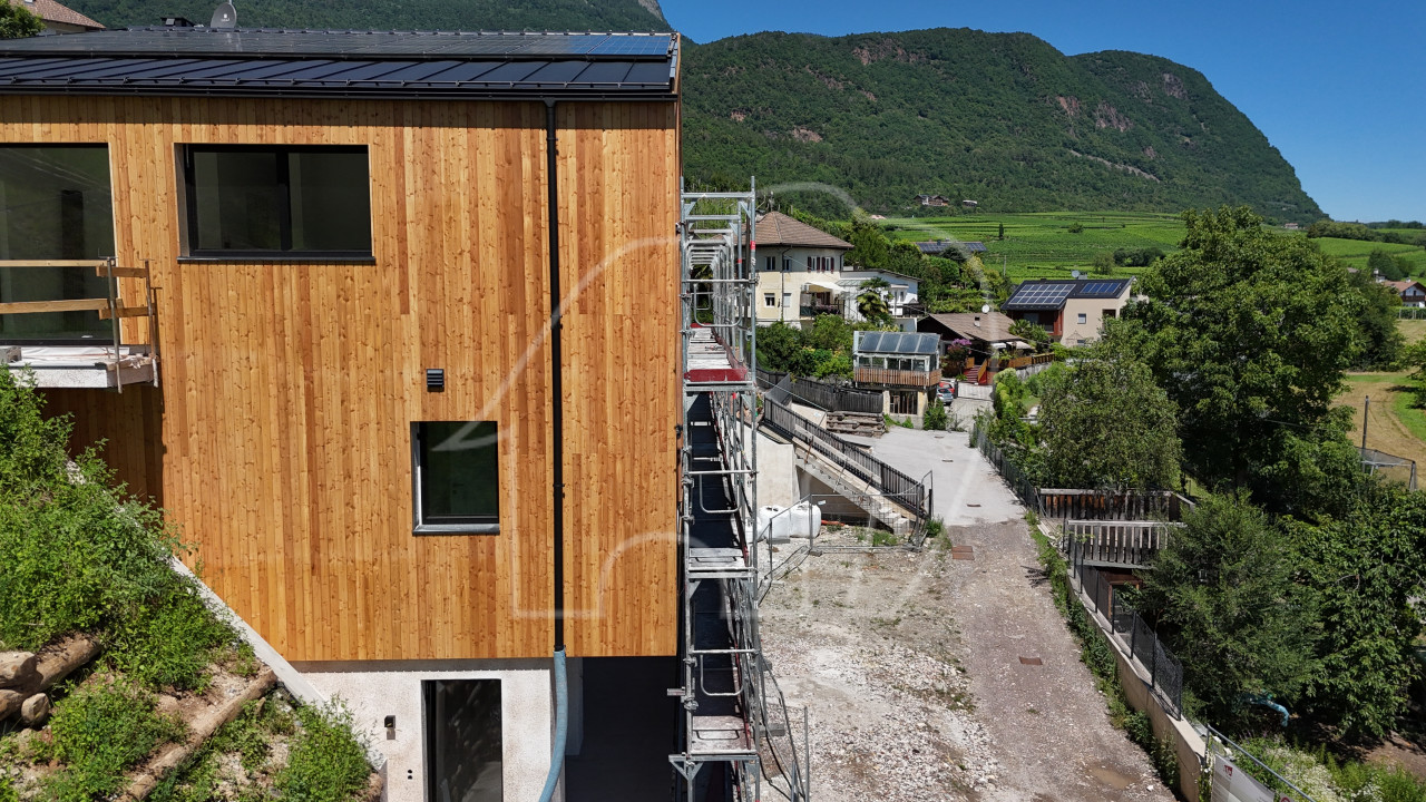 006__i9 Neubauprojekt: Attika mit Garten und Terrasse