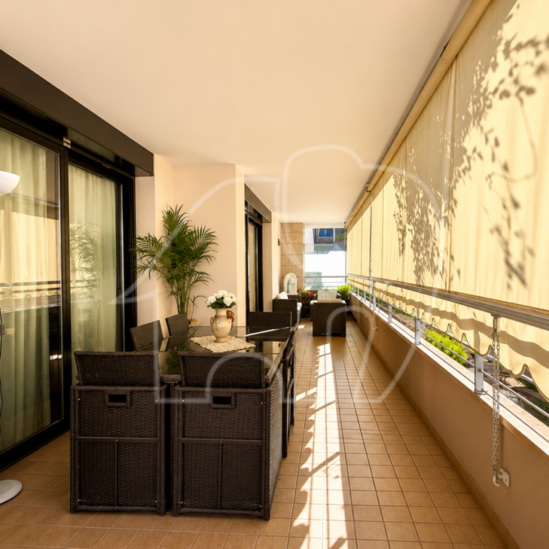 Helle 3-Zimmerwohnung mit großer Terrasse, Garage und Keller