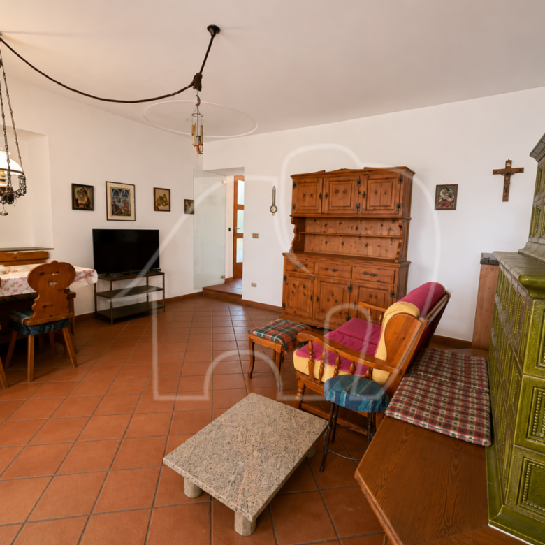 Alleinstehendes Haus mit Grundstück