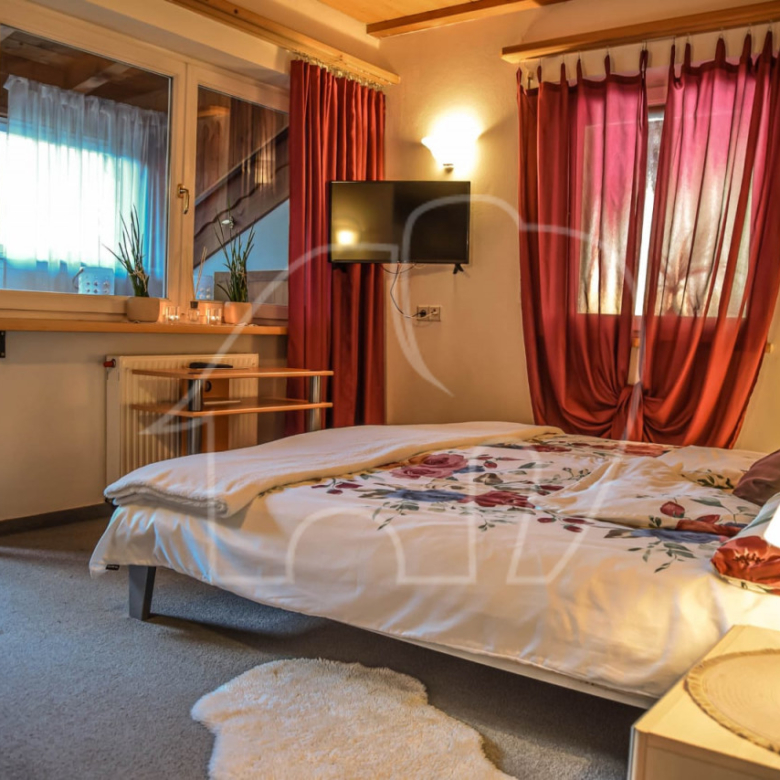 Gasthaus mit 7 Gastzimmer und Privatwohnung