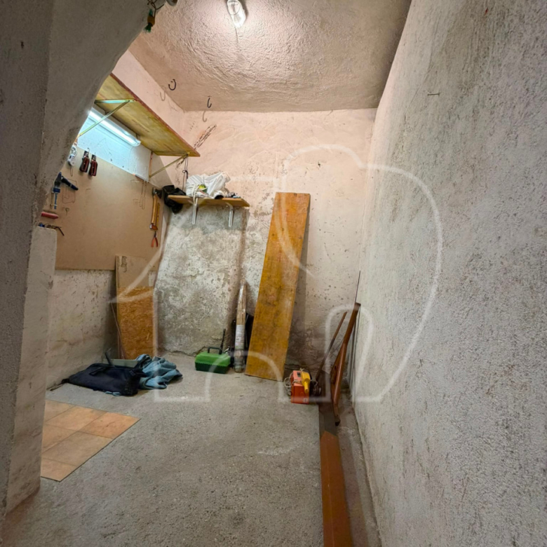 Trilocale con cantina e posto auto