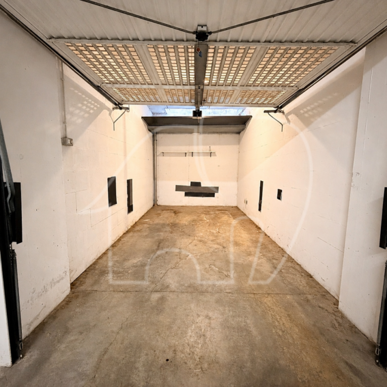 Helle 3-Zimmerwohnung mit großer Terrasse, Garage und Keller