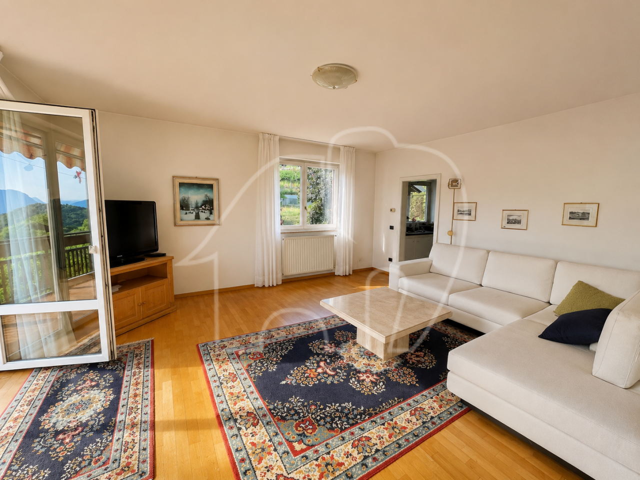 Alleinstehendes Haus mit Grundstück