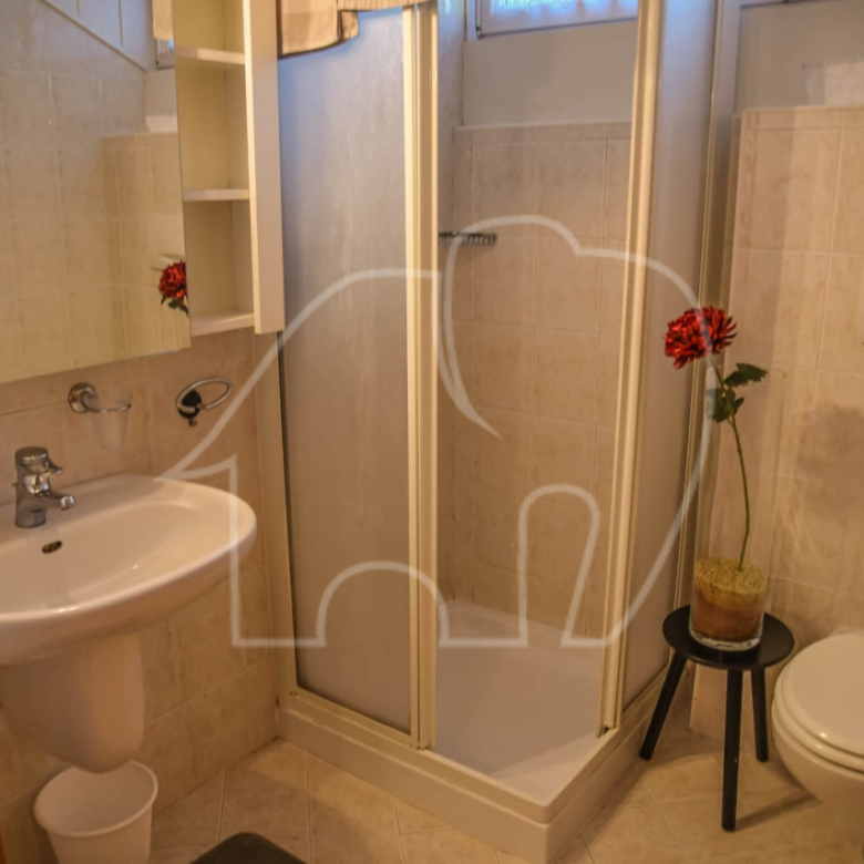 Gasthaus mit 7 Gastzimmer und Privatwohnung