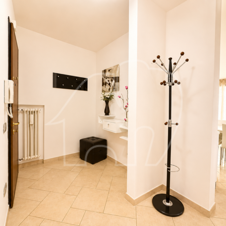Helle 3-Zimmerwohnung mit großer Terrasse, Garage und Keller