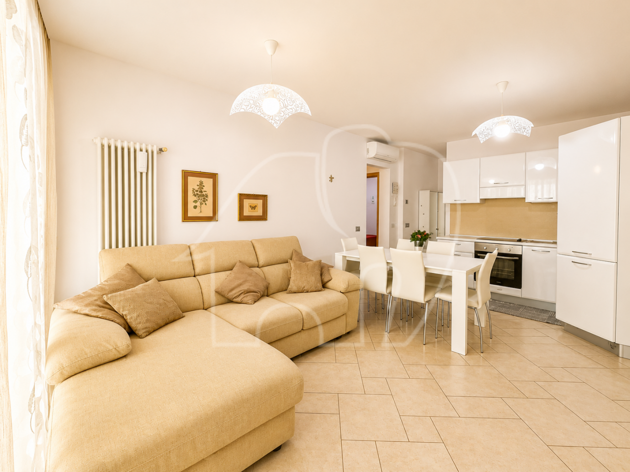 Helle 3-Zimmerwohnung mit großer Terrasse, Garage und Keller