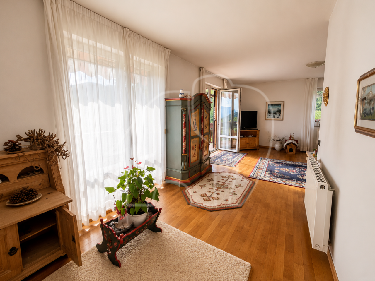 Alleinstehendes Haus mit Grundstück