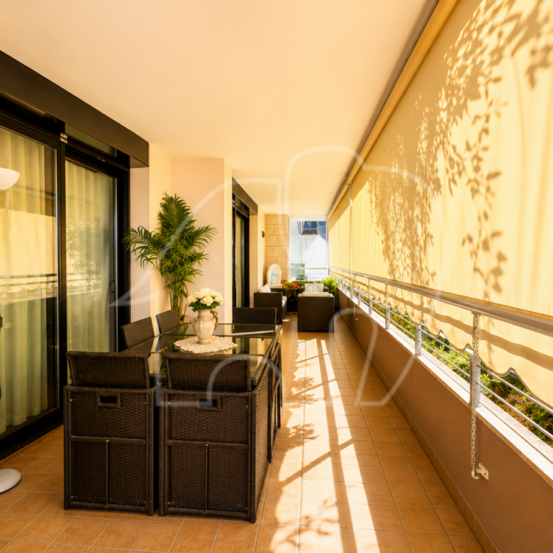 Helle 3-Zimmerwohnung mit großer Terrasse, Garage und Keller