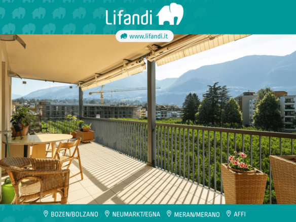 Merano – Trilocale all’ultimo piano con ampi spazi esterni