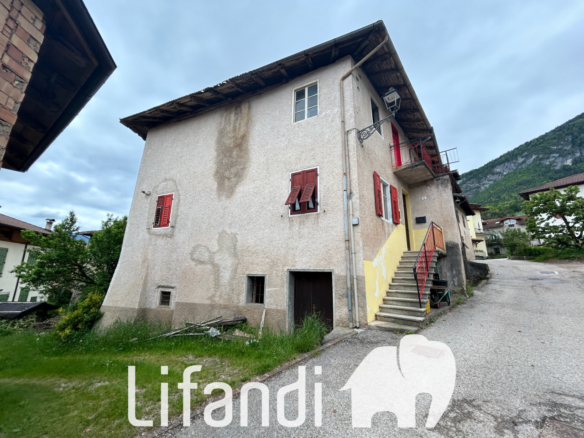 Contà–Terres: Reihenhaus zu renovieren