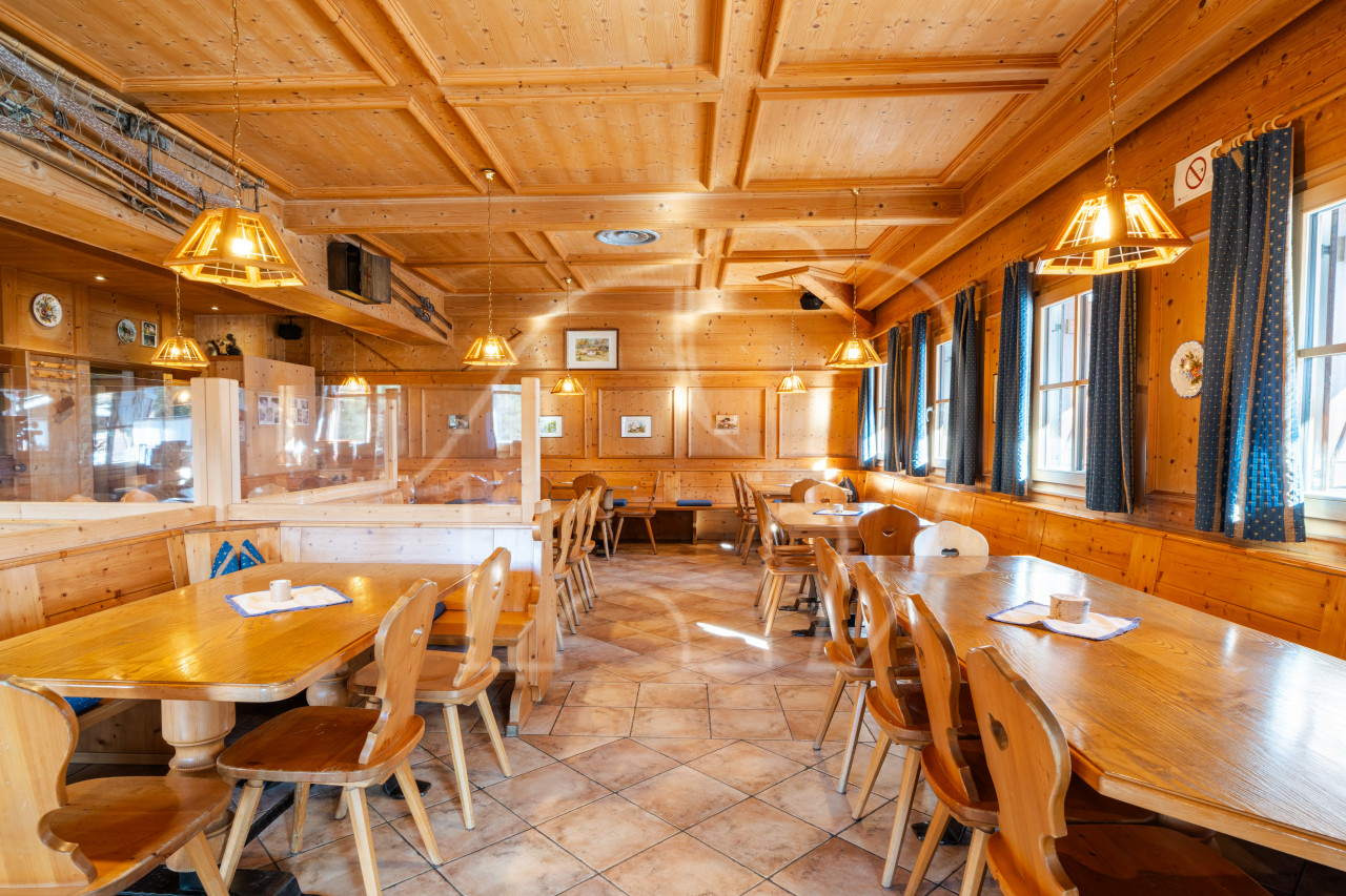 002__j1 Halbweghütte