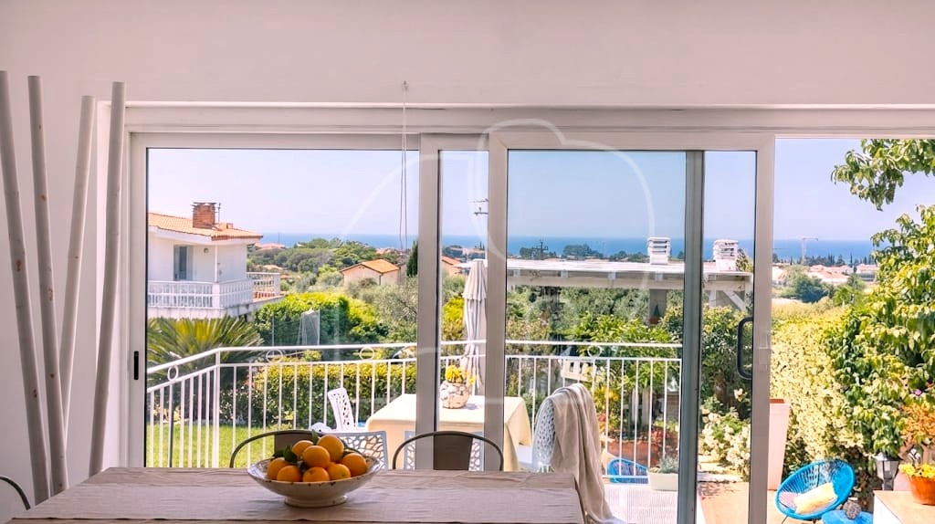 002__n19 Appartamento su due livelli con vista lago e dependance