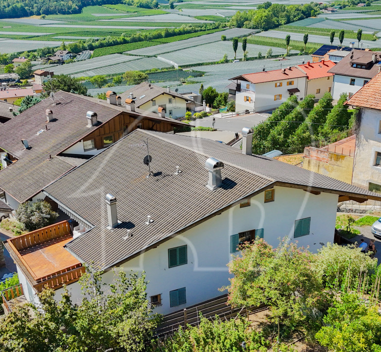 Sogno di sole a Ciardes: Immobile da ristrutturare con vista panoramica