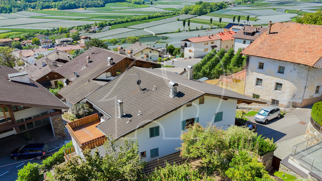 Sogno di sole a Ciardes: Immobile da ristrutturare con vista panoramica