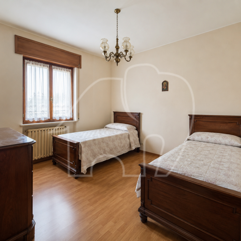 Alleinstehendes Haus mit Grundstück