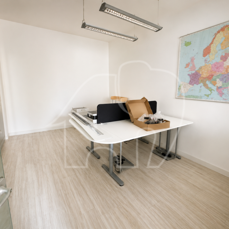 Egna/ Laghetti: ufficio da affittare
