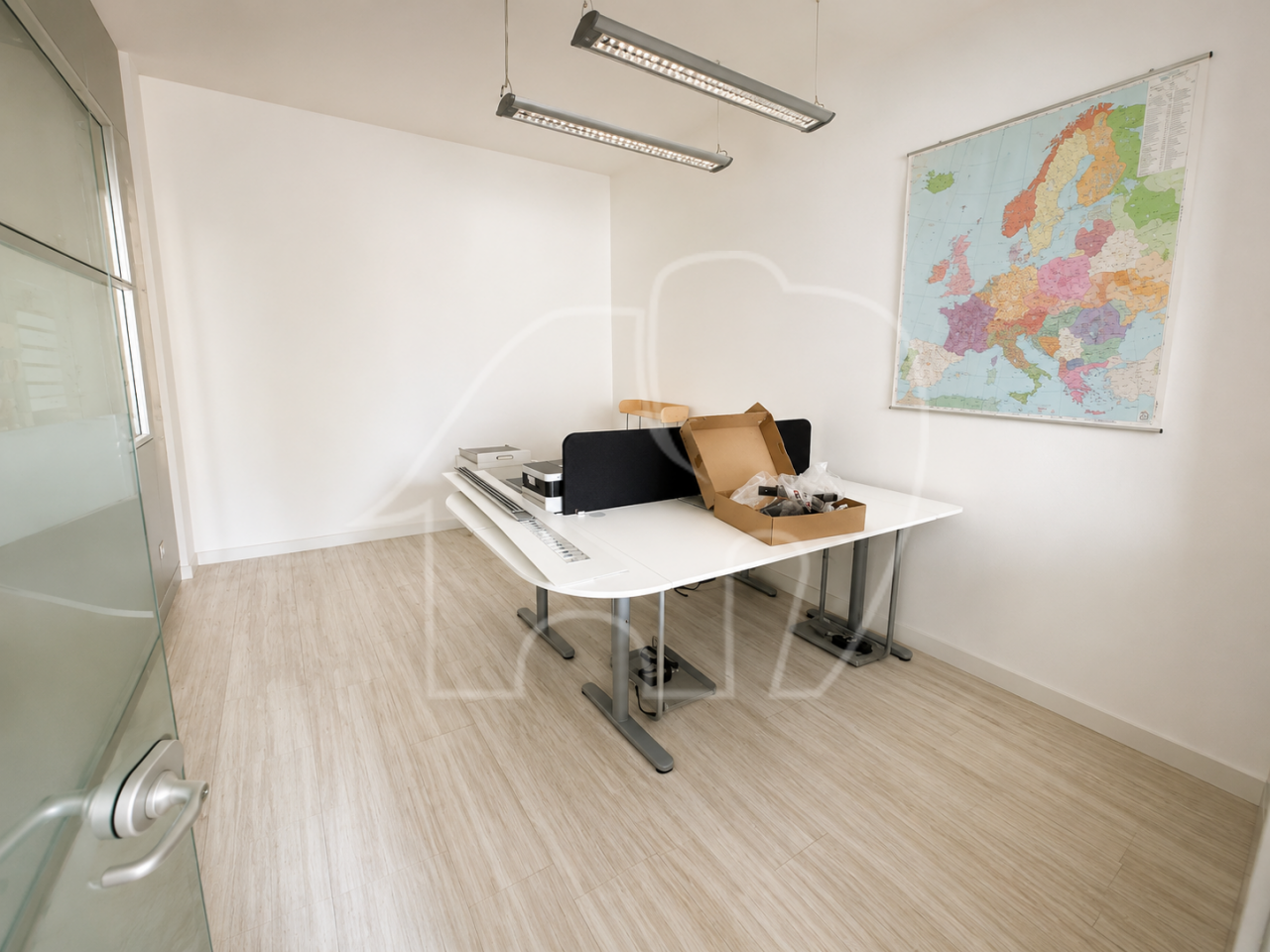 004__j3 Egna/ Laghetti: ufficio da affittare