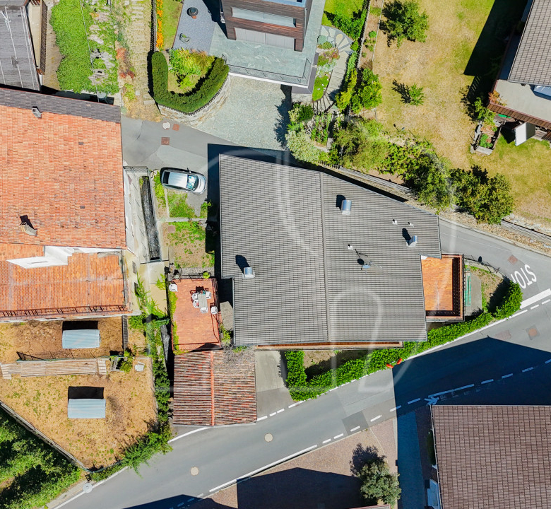 Sogno di sole a Ciardes: Immobile da ristrutturare con vista panoramica