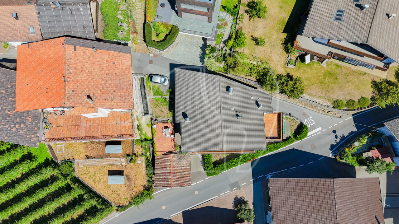 Sogno di sole a Ciardes: Immobile da ristrutturare con vista panoramica