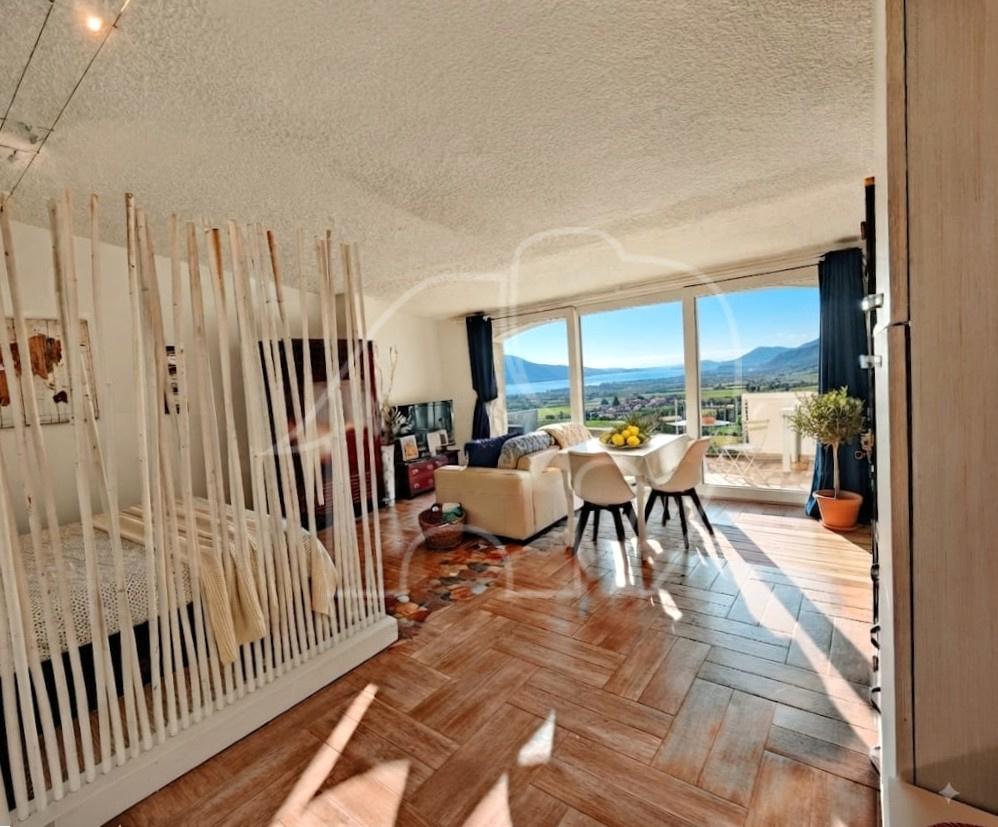 005__n7 Appartamento bilocale con vista lago e piscina