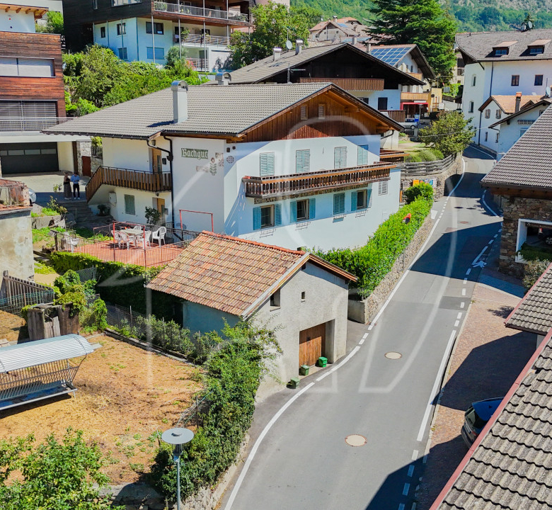 Sogno di sole a Ciardes: Immobile da ristrutturare con vista panoramica