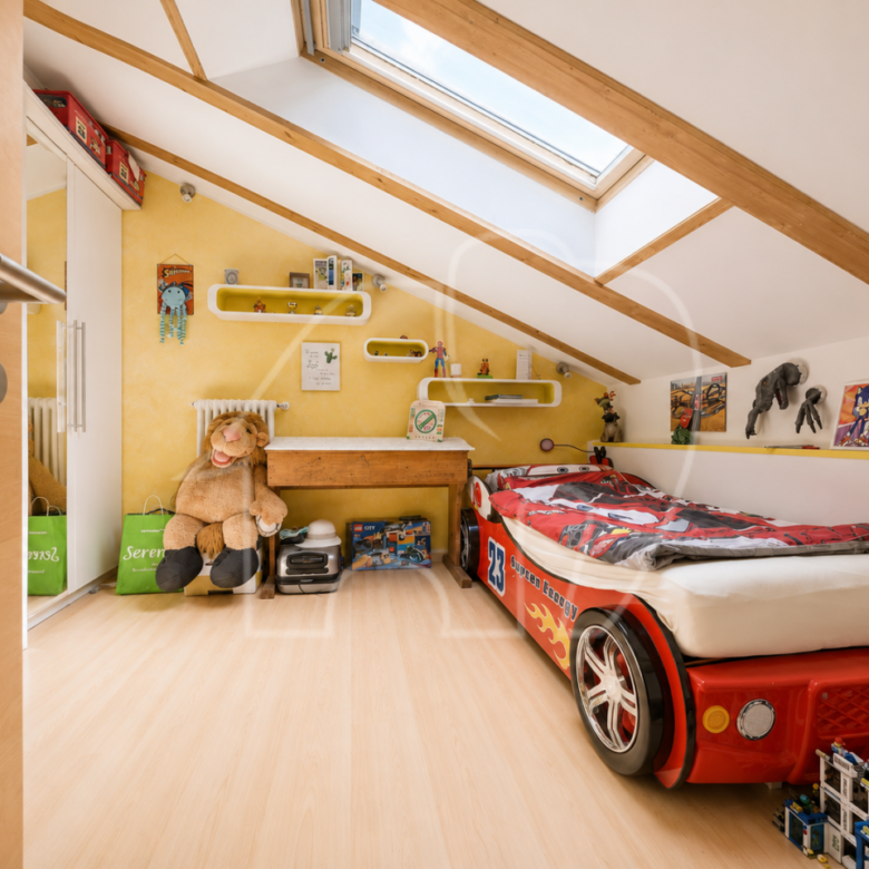 Caldaro – Ampio trilocale con terrazza e garage