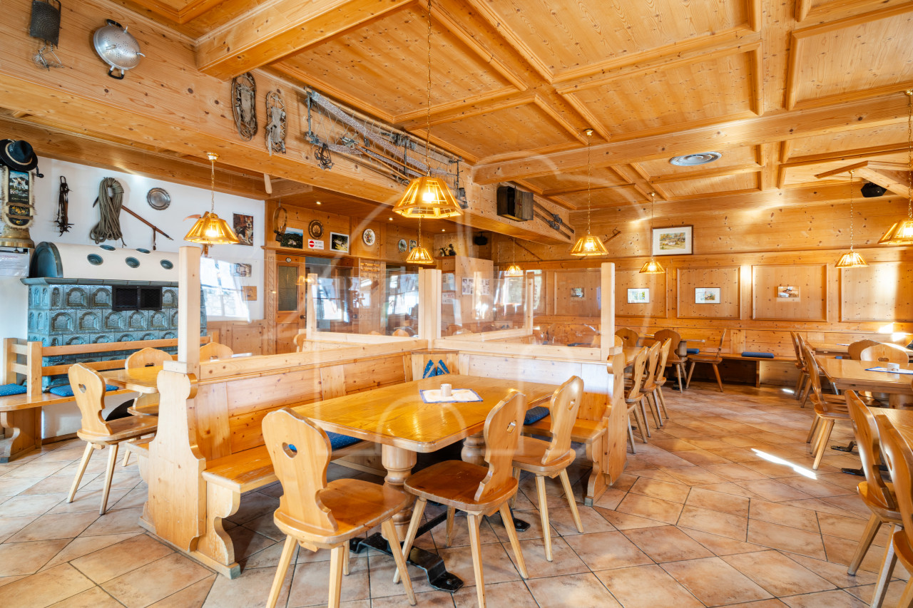 007__j3 Halbweghütte