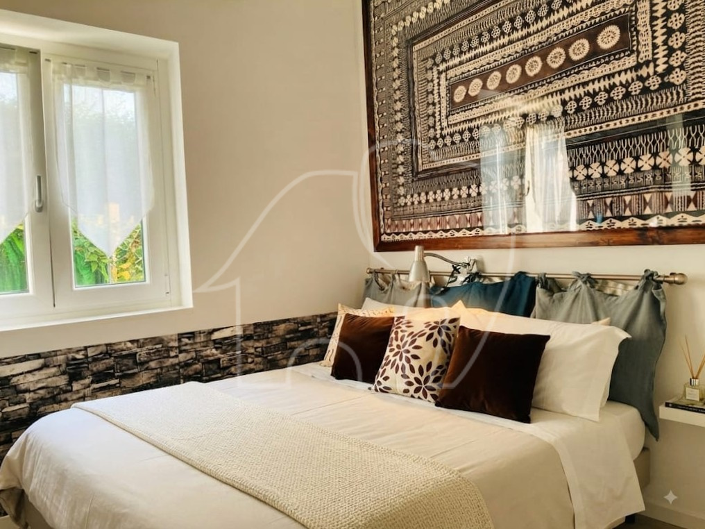 007__n10 Appartamento su due livelli con vista lago e dependance