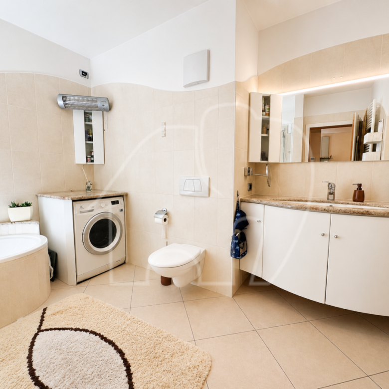 Caldaro – Ampio trilocale con terrazza e garage